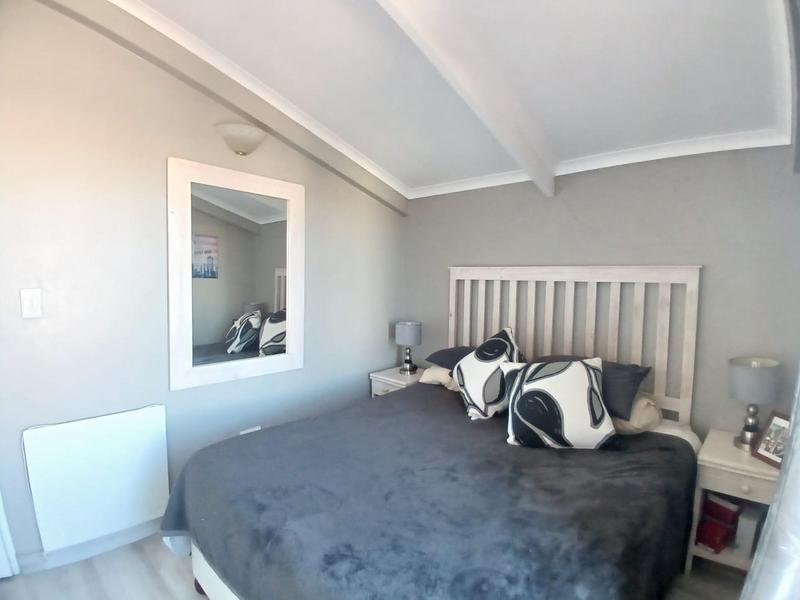 To Let 2 Bedroom Property for Rent in Gordons Bay Western Cape